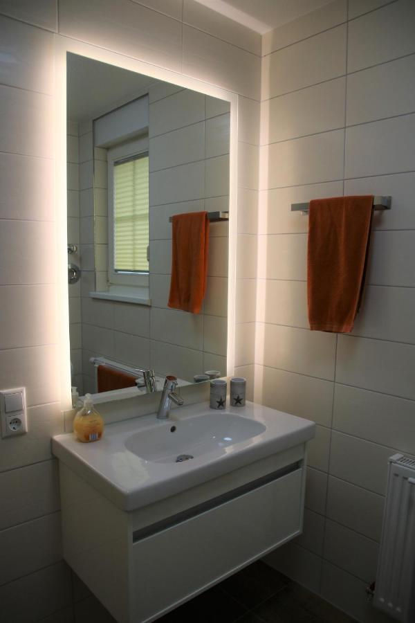 Ferienwohnung Boddenkieker Bis 4 Personen, Sagard-Neddesitz, 70M2 外观 照片